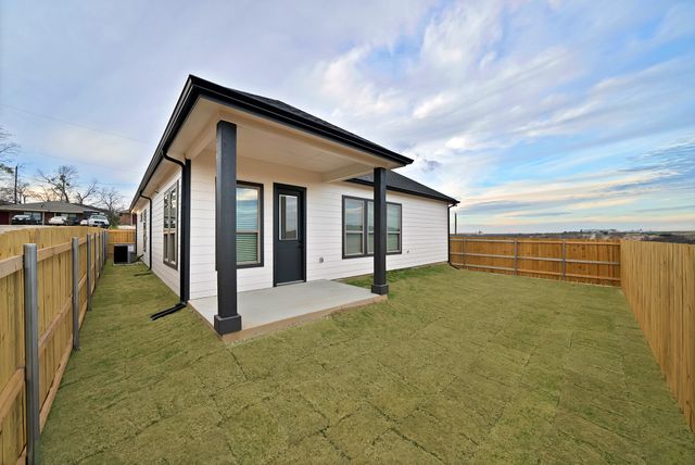 2922 Pearl Avenue, Fort Worth, TX 76106