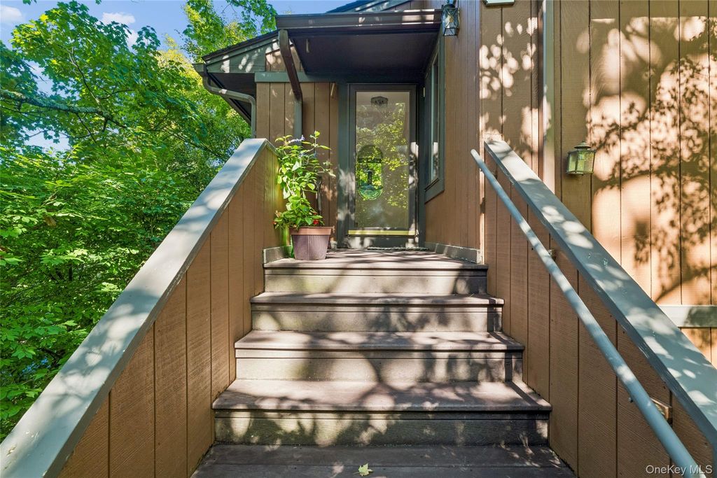 209 Martling Avenue, Tarrytown, NY 10591 — photo 2