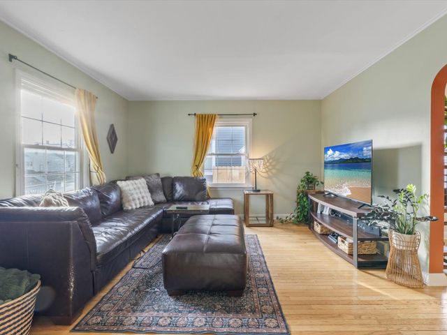 2334 Elm Street, Davenport, IA 52803