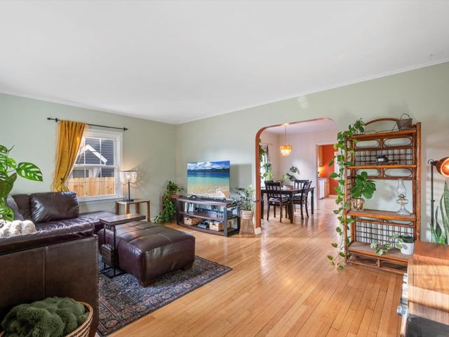 2334 Elm Street, Davenport, IA 52803