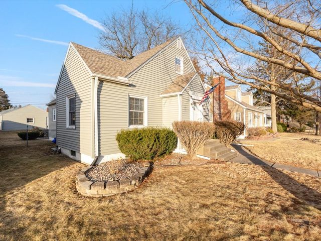 2334 Elm Street, Davenport, IA 52803