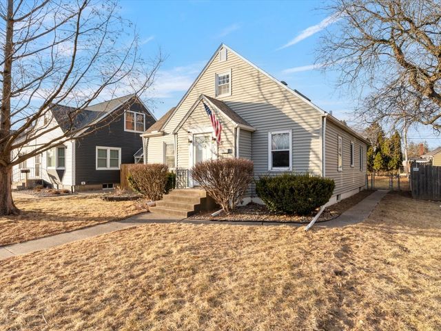 2334 Elm Street, Davenport, IA 52803