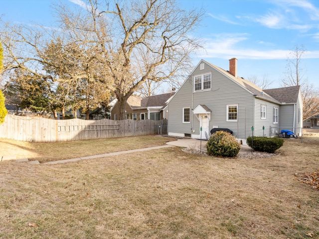 2334 Elm Street, Davenport, IA 52803