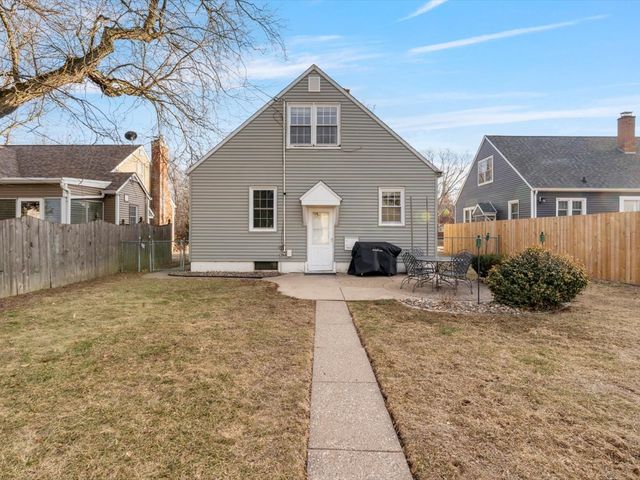 2334 Elm Street, Davenport, IA 52803