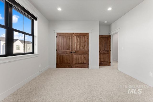115 S Steel Farm, Eagle, ID 83616