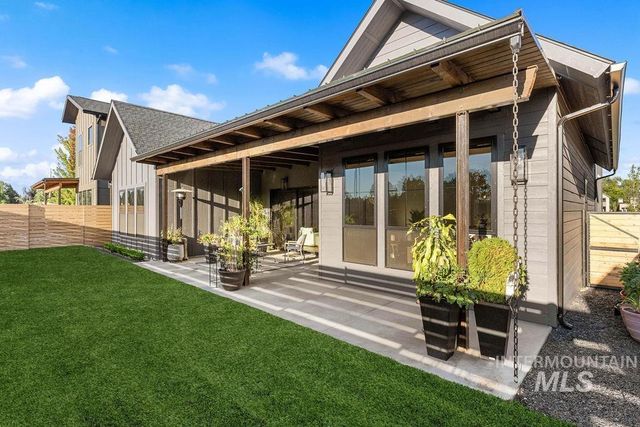 115 S Steel Farm, Eagle, ID 83616