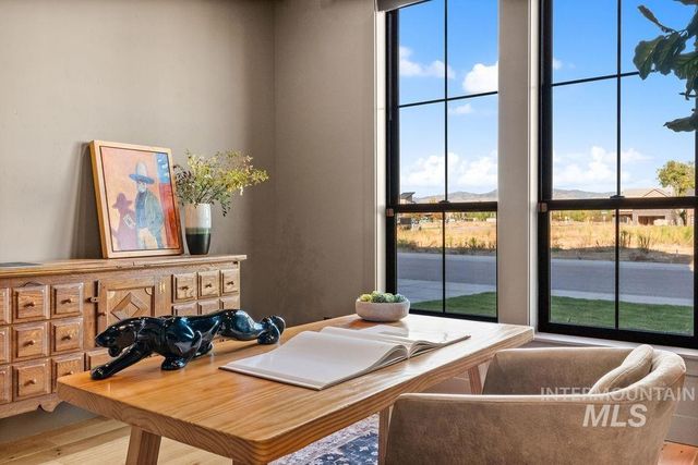 115 S Steel Farm, Eagle, ID 83616