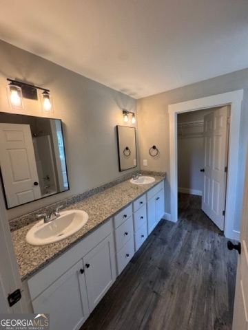 210 maret Street, Hartwell, GA 30643