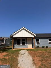 210 maret Street, Hartwell, GA 30643