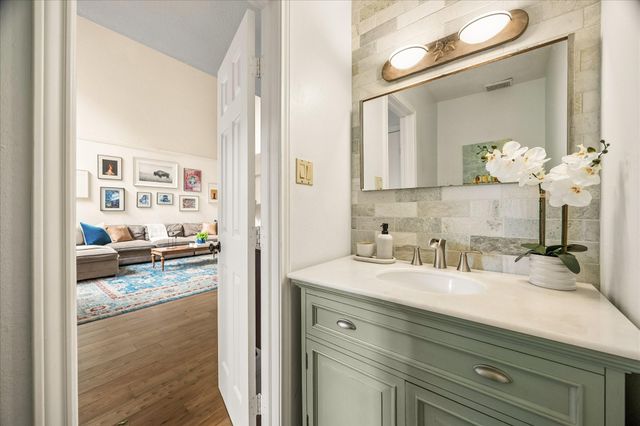 2832 Bellefontaine Street, Houston, TX 77025