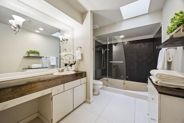 2832 Bellefontaine Street, Houston, TX 77025