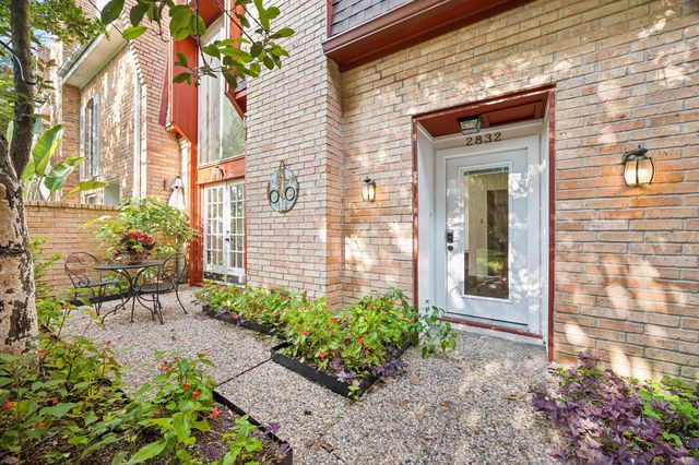 2832 Bellefontaine Street, Houston, TX 77025