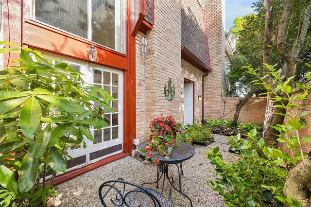2832 Bellefontaine Street, Houston, TX 77025