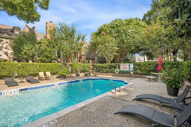 2832 Bellefontaine Street, Houston, TX 77025