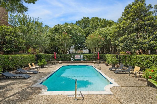 2832 Bellefontaine Street, Houston, TX 77025