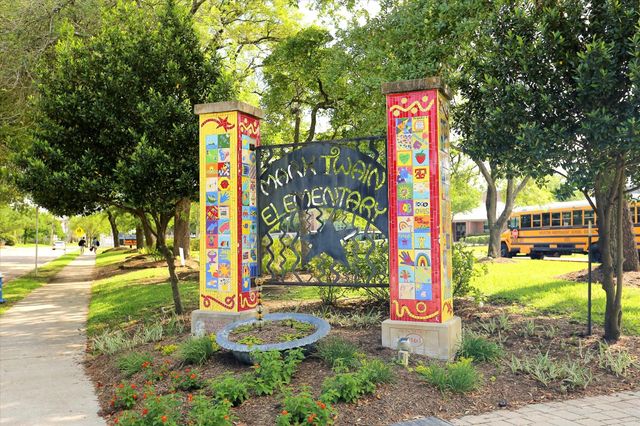 2832 Bellefontaine Street, Houston, TX 77025