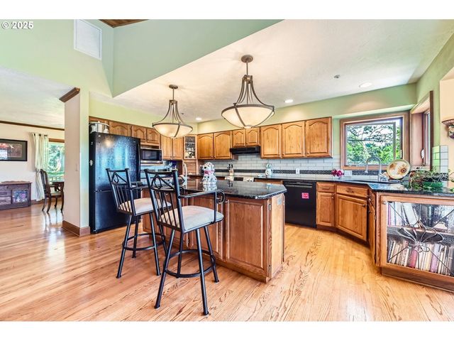 17236 Nw LUCY REEDER Rd, Portland, OR 97231