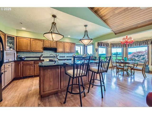 17236 Nw LUCY REEDER Rd, Portland, OR 97231