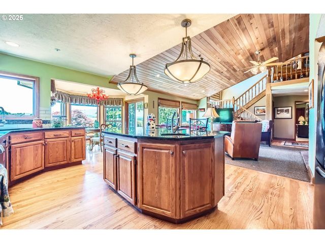 17236 Nw LUCY REEDER Rd, Portland, OR 97231