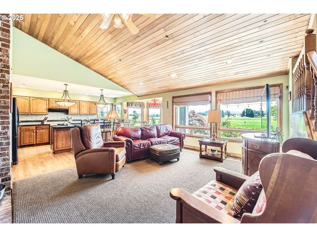 17236 Nw LUCY REEDER Rd, Portland, OR 97231