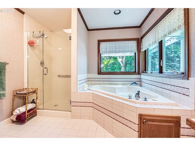 17236 Nw LUCY REEDER Rd, Portland, OR 97231