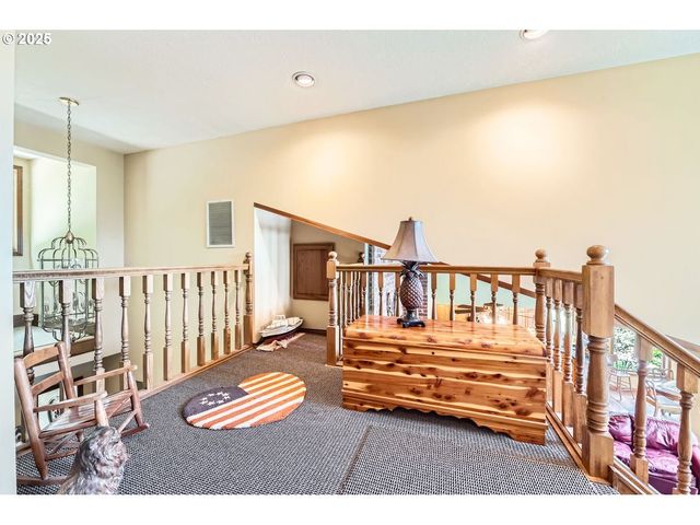 17236 Nw LUCY REEDER Rd, Portland, OR 97231