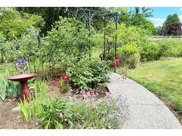 17236 Nw LUCY REEDER Rd, Portland, OR 97231