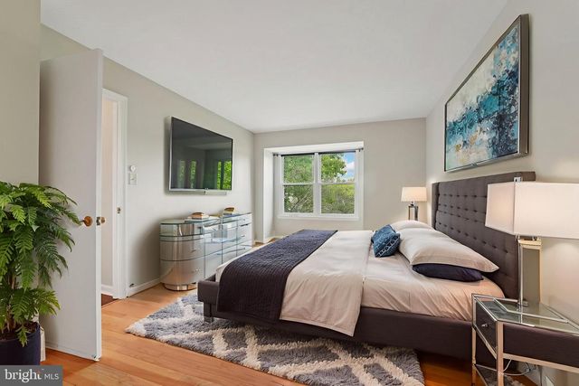 39 WINEHURST RD, Catonsville, MD 21228