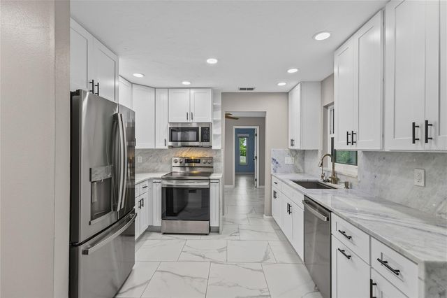 1401 GEORGETOWNE DRIVE, Sarasota, FL 34232