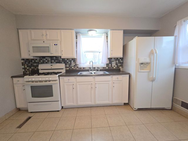 7625 White Oak Avenue, Hammond, IN 46324