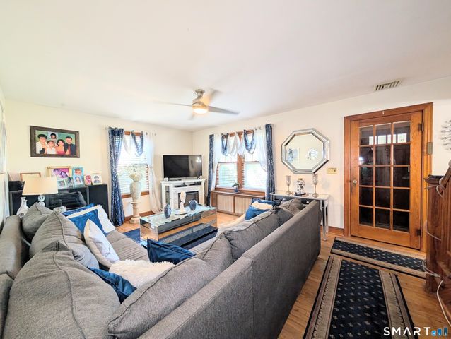 50 Union Street, Shelton, CT 06484