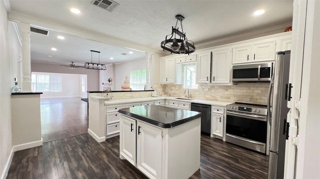 8211 Findlay Street, Houston, TX 77017