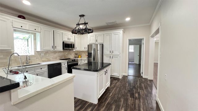8211 Findlay Street, Houston, TX 77017