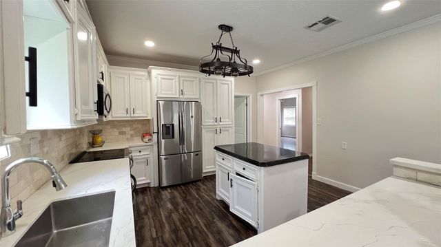 8211 Findlay Street, Houston, TX 77017