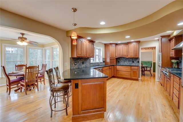 1290 Oakhaven Drive, Roswell, GA 30075