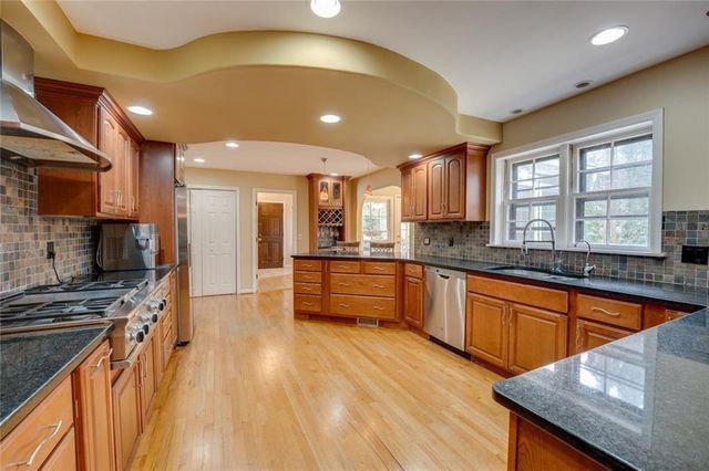 1290 Oakhaven Drive, Roswell, GA 30075