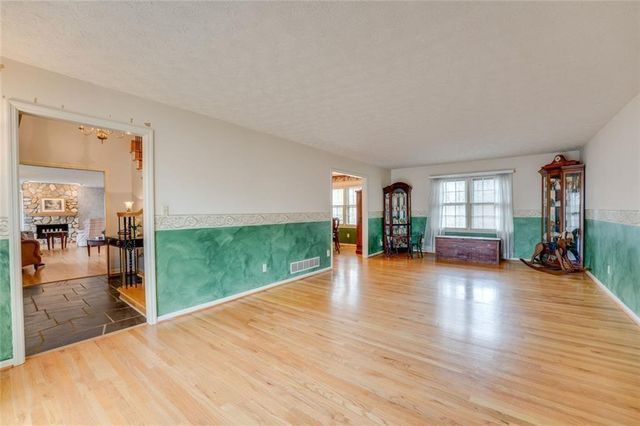 1290 Oakhaven Drive, Roswell, GA 30075