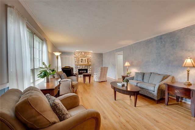 1290 Oakhaven Drive, Roswell, GA 30075