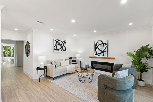 2772 Tice Creek Dr 4, Walnut Creek, CA 94595