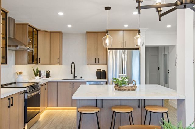 2772 Tice Creek Dr 4, Walnut Creek, CA 94595