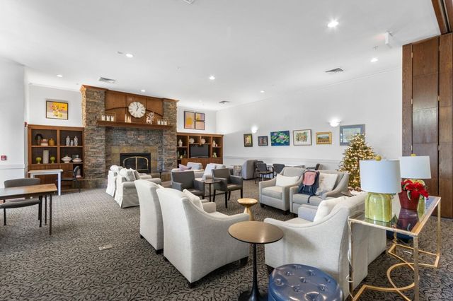 2772 Tice Creek Dr 4, Walnut Creek, CA 94595