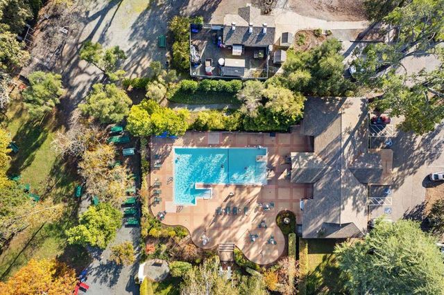 2772 Tice Creek Dr 4, Walnut Creek, CA 94595