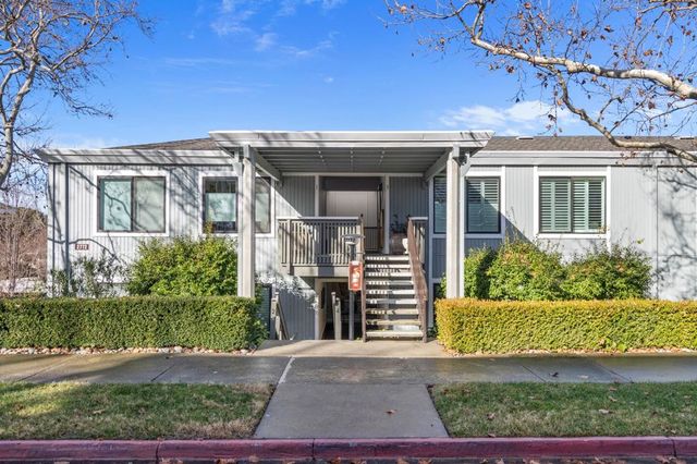 2772 Tice Creek Dr 4, Walnut Creek, CA 94595