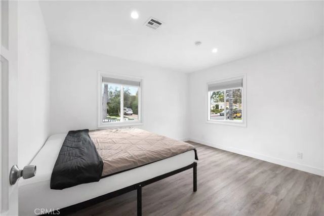 18015 Collins, Encino, CA 91316