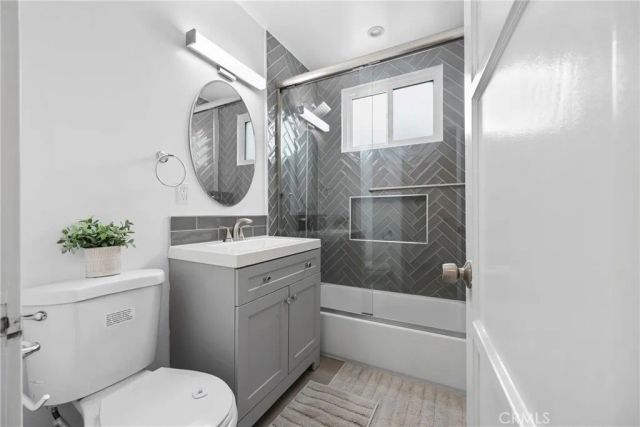 18015 Collins, Encino, CA 91316