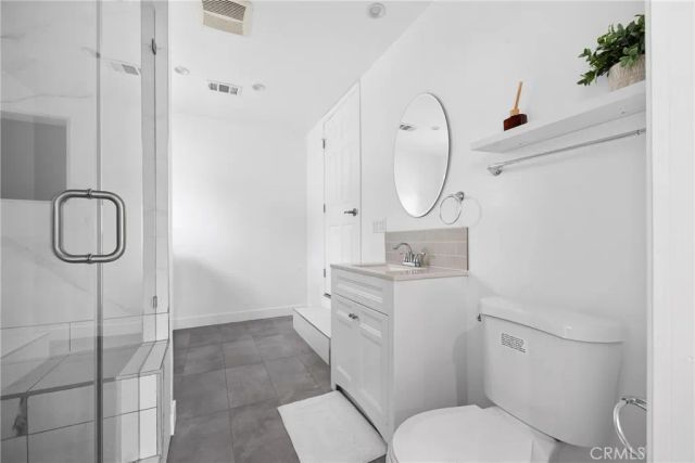 18015 Collins, Encino, CA 91316