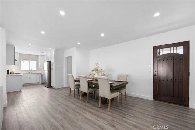 18015 Collins, Encino, CA 91316