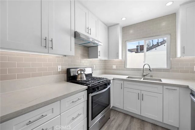 18015 Collins, Encino, CA 91316