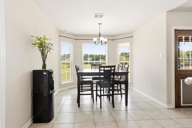 866 SEA WILLOW DR, Marion, TX 78124
