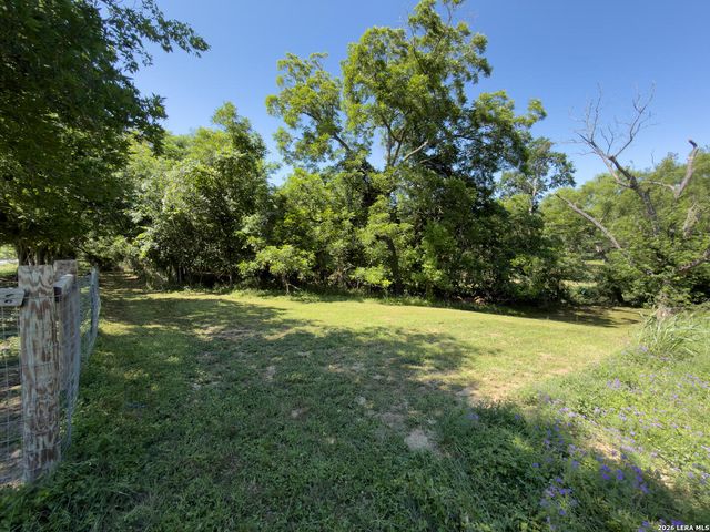 866 SEA WILLOW DR, Marion, TX 78124